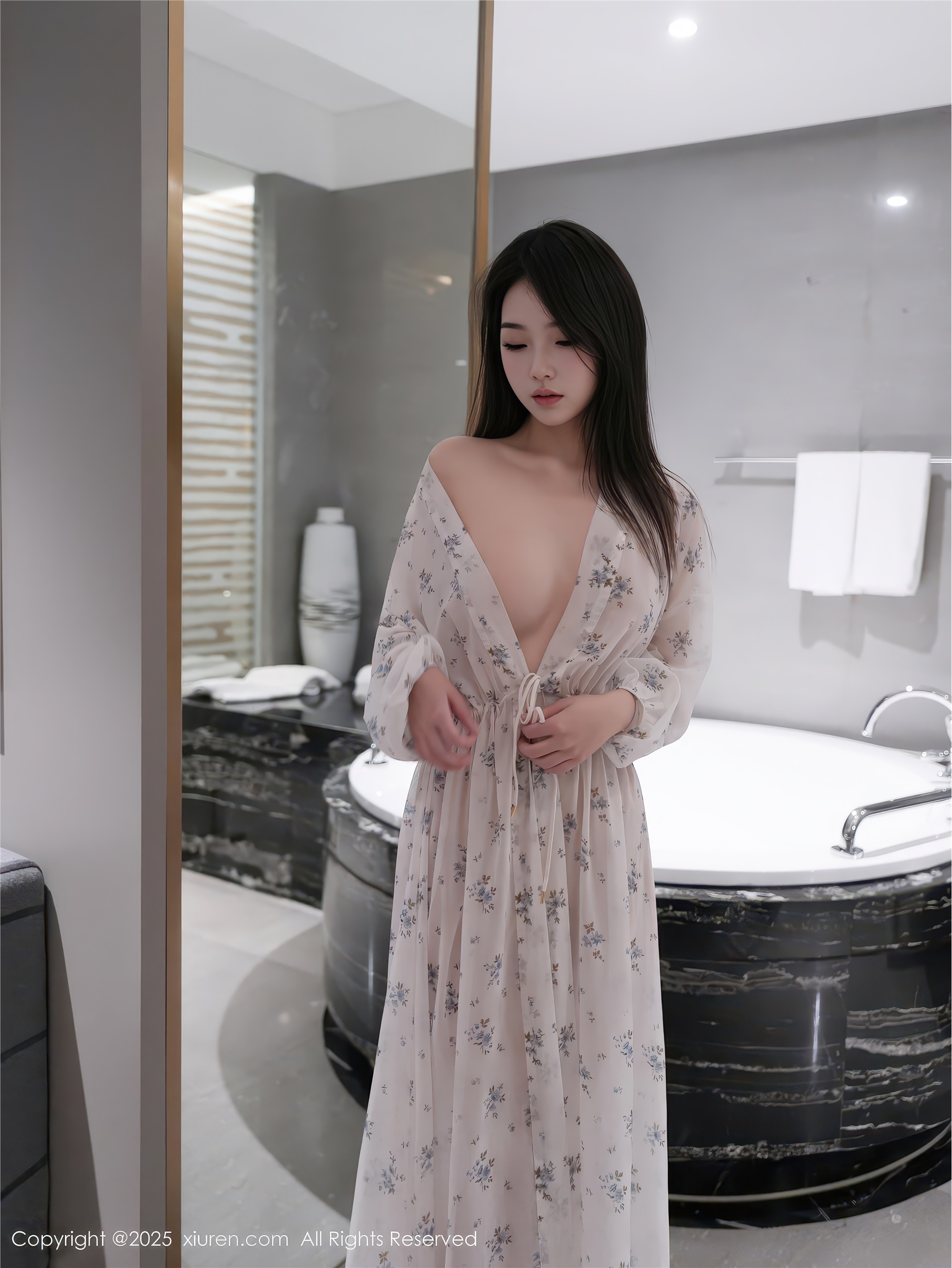 Xiuren秀人网 2025.11.14 NO.10988 烧烧小桃